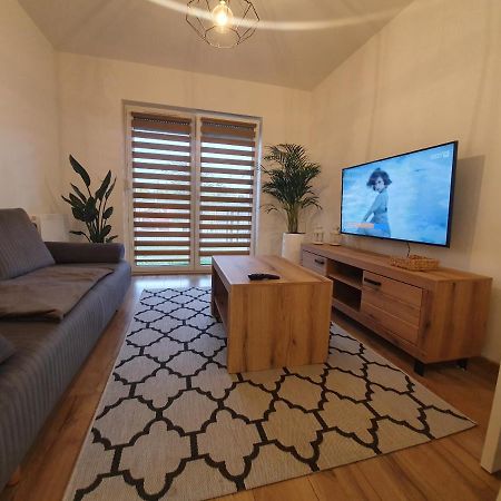 Apartament Number One Nova Wozownia レシュノ エクステリア 写真