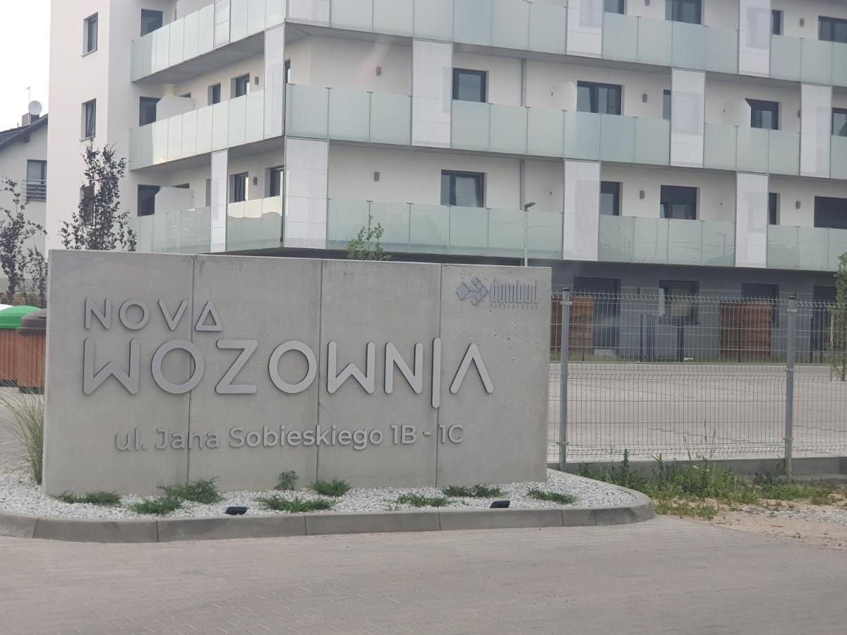 Apartament Number One Nova Wozownia レシュノ エクステリア 写真